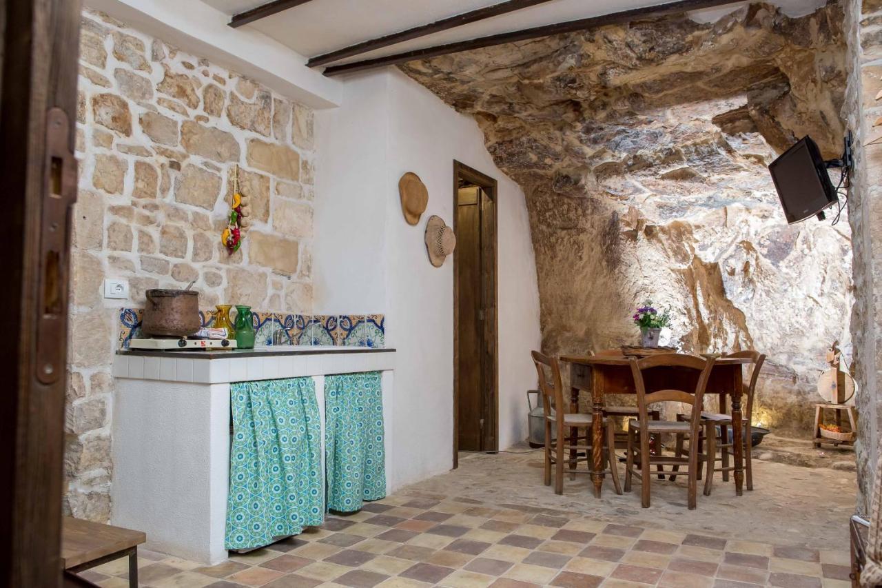 Case-Grotte Degli Avi, Esperienza Abitativa In Grotta Modica Exterior foto