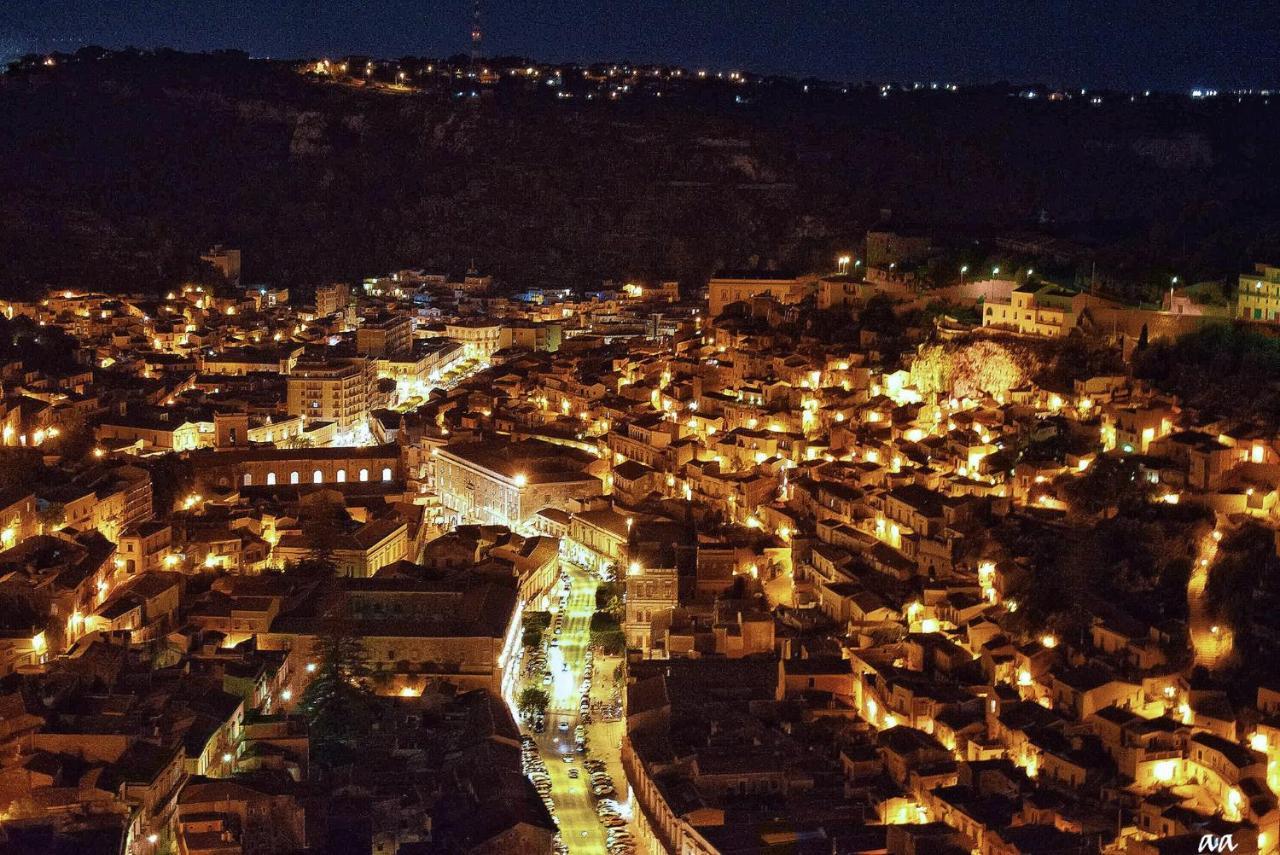 Case-Grotte Degli Avi, Esperienza Abitativa In Grotta Modica Exterior foto